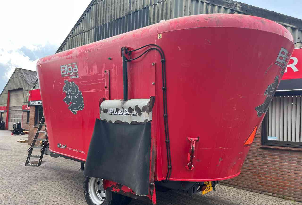 Peecon VME 250 Voermengwagen voermachines - Кормороздавач: фото 5 Peecon VME 250 Voermengwagen voermachines - Кормороздавач: фото 5