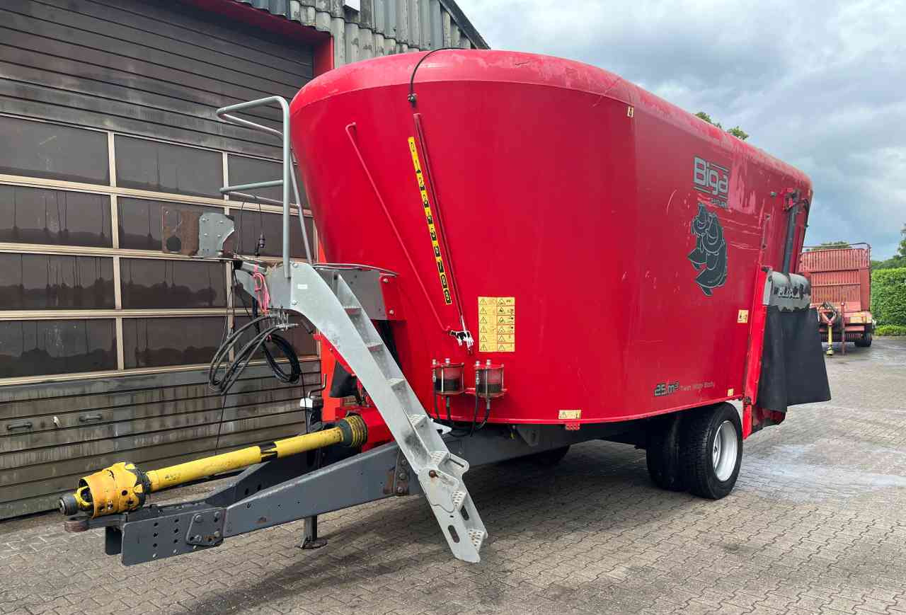 Peecon VME 250 Voermengwagen voermachines - Кормороздавач: фото 2 Peecon VME 250 Voermengwagen voermachines - Кормороздавач: фото 2