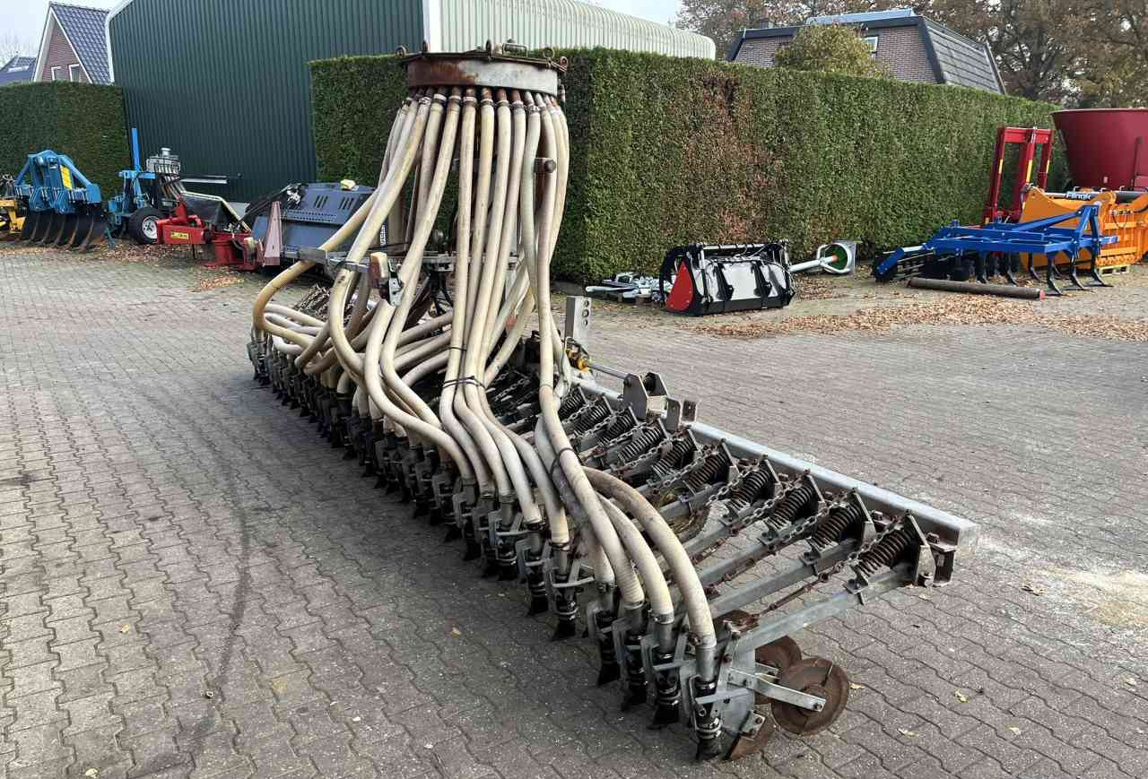 Slootsmid SK 6 M graslandbemester mestverwerking - Аплікатор для внесення добрив в грунт: фото 3 Slootsmid SK 6 M graslandbemester mestverwerking - Аплікатор для внесення добрив в грунт: фото 3