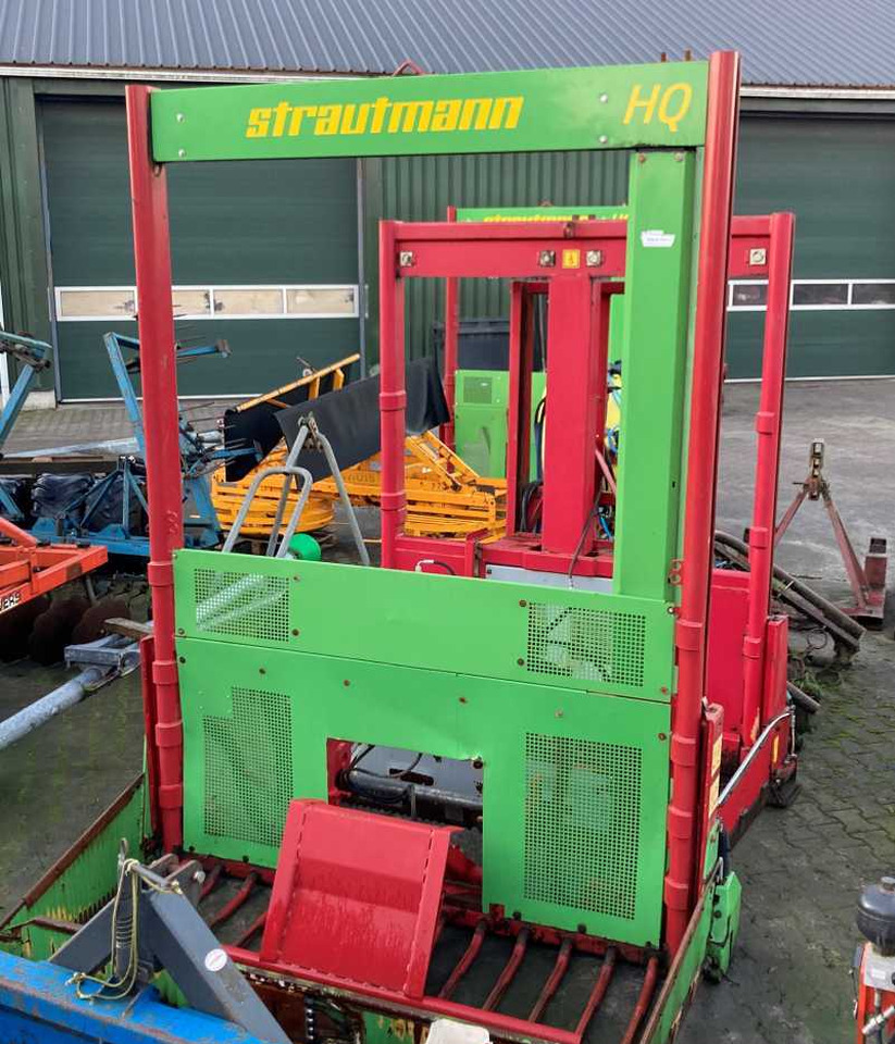 Strautmann HQ 3800 kuilsnijder voermachines - Техніка для силосу: фото 1 Strautmann HQ 3800 kuilsnijder voermachines - Техніка для силосу: фото 1