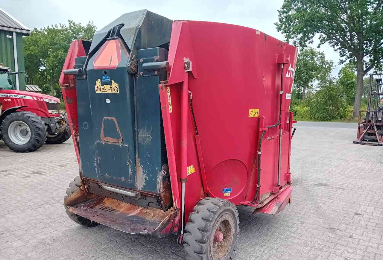 Trioliet Gigant 900 voermengwagen - Кормороздавач: фото 3 Trioliet Gigant 900 voermengwagen - Кормороздавач: фото 3