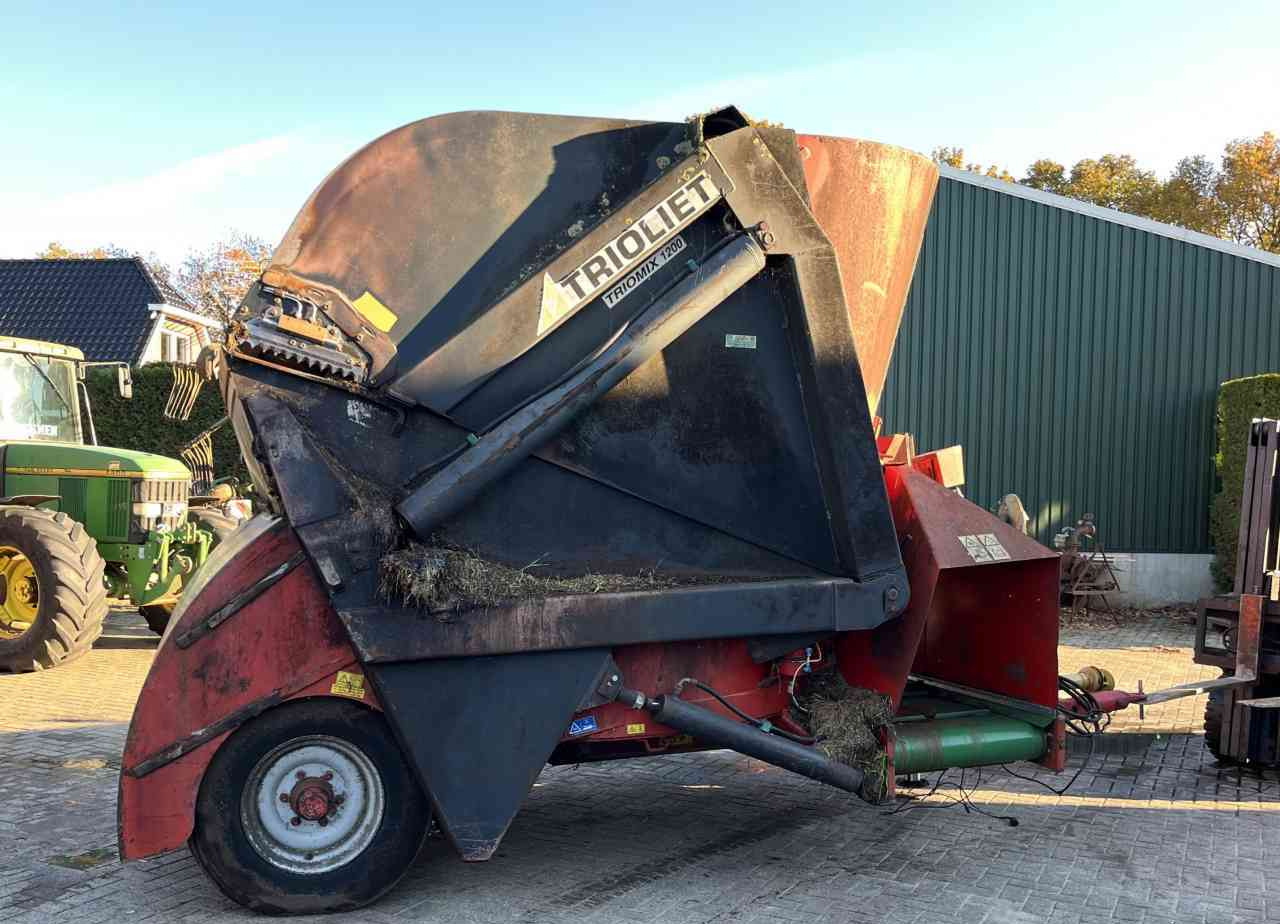 Trioliet Triomix 1200 zelfladende voermengwagen voermachines - Кормороздавач: фото 2 Trioliet Triomix 1200 zelfladende voermengwagen voermachines - Кормороздавач: фото 2