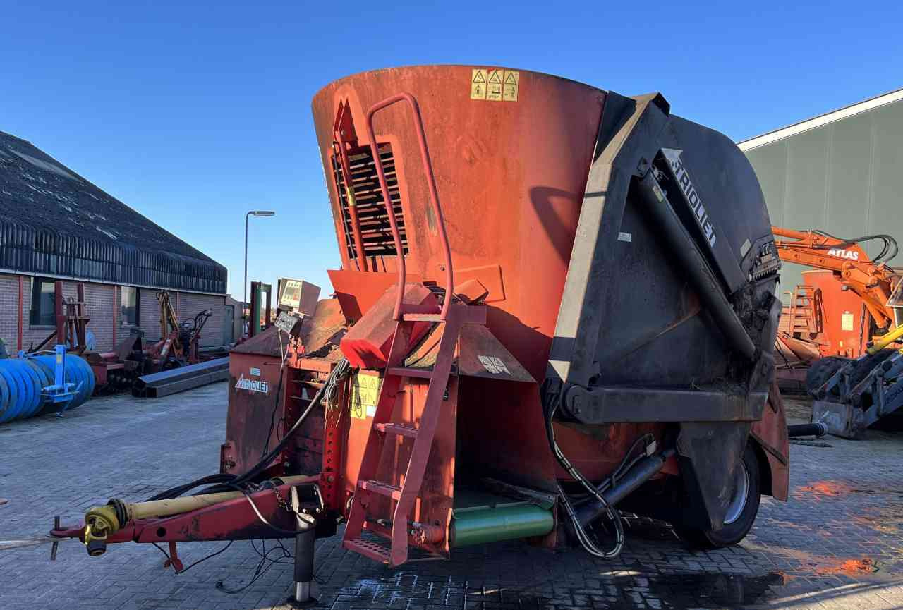 Trioliet Triomix 1200 zelfladende voermengwagen voermachines - Кормороздавач: фото 5 Trioliet Triomix 1200 zelfladende voermengwagen voermachines - Кормороздавач: фото 5