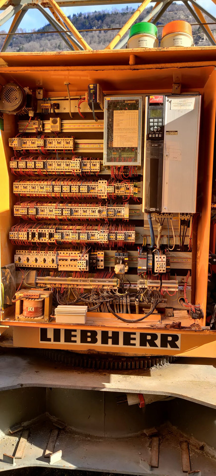 LIEBHERR 32TT - Швидкомонтований кран: фото 3 LIEBHERR 32TT - Швидкомонтований кран: фото 3