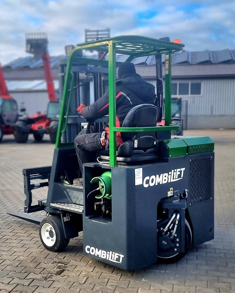 Новий Чотириходовий річ-трак Combilift CB 2500 LPG NEW 2023 - SALE !: фото 9