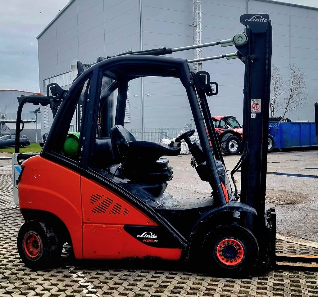 Linde H 25 T - 02 - Газовий навантажувач: фото 5 Linde H 25 T - 02 - Газовий навантажувач: фото 5