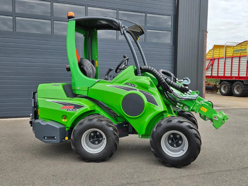 Avant 635i Rental mini-shovel - Гусеничний міні-навантажувач: фото 2 Avant 635i Rental mini-shovel - Гусеничний міні-навантажувач: фото 2