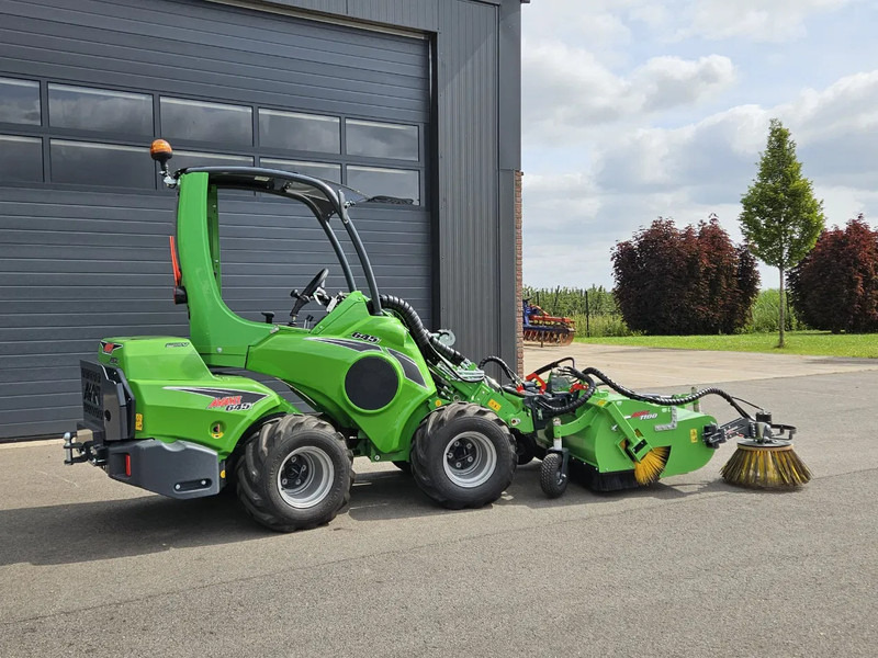 Avant 645i Rental mini-shovel - Гусеничний міні-навантажувач: фото 3 Avant 645i Rental mini-shovel - Гусеничний міні-навантажувач: фото 3