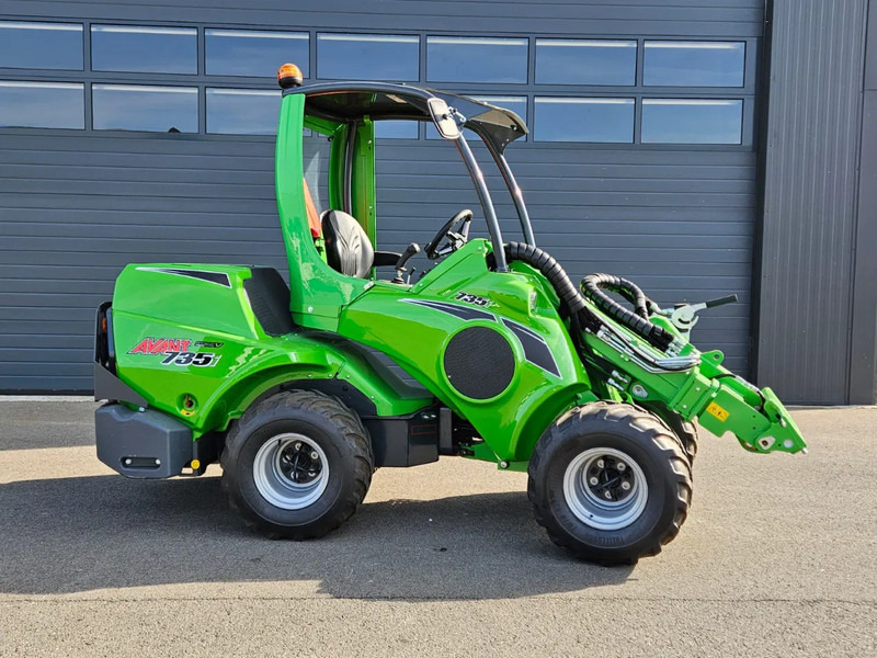 Avant 735i Rental mini-shovel - Гусеничний міні-навантажувач: фото 2 Avant 735i Rental mini-shovel - Гусеничний міні-навантажувач: фото 2