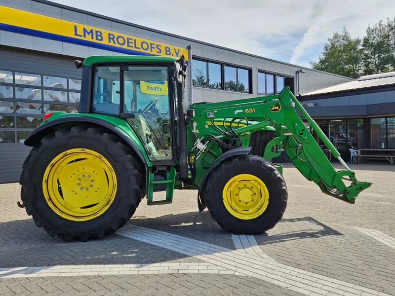 John Deere met 631 voorlader 6230 - Трактор: фото 2 John Deere met 631 voorlader 6230 - Трактор: фото 2