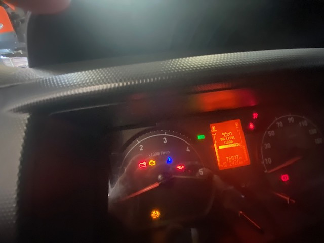 Renault Maxity - Гаковий мультиліфт вантажівка: фото 4 Renault Maxity - Гаковий мультиліфт вантажівка: фото 4