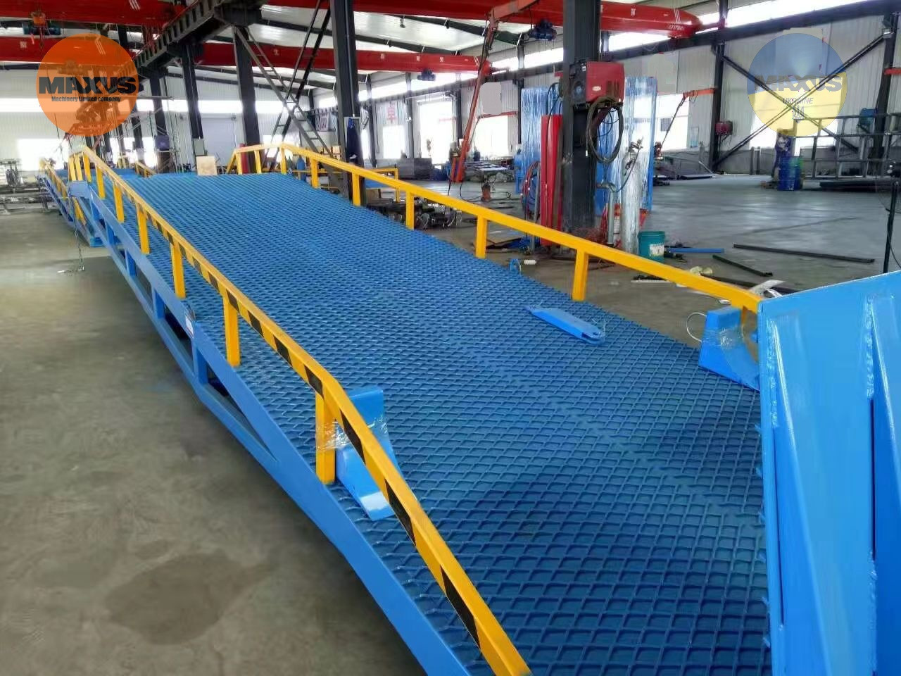 Maxus NEW mobile loading ramp with a capacity of 10 tons - Навантажувальна рампа: фото 3 Maxus NEW mobile loading ramp with a capacity of 10 tons - Навантажувальна рампа: фото 3