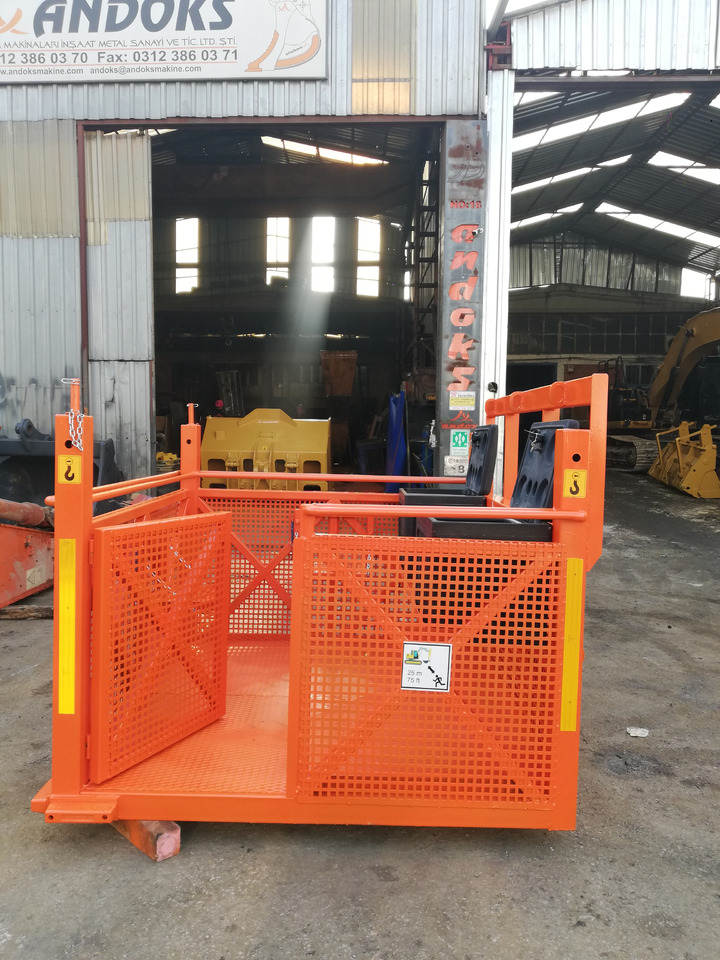 Manitou Basket attachment - Ківш в категорії Екскаватори для знесення: фото 2 Manitou Basket attachment - Ківш в категорії Екскаватори для знесення: фото 2