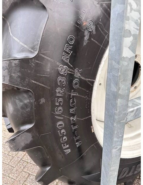 Bridgestone 650/65 R38 + 540/65 R28 VF - Шини і диски в категорії Сільськогосподарська техніка: фото 4 Bridgestone 650/65 R38 + 540/65 R28 VF - Шини і диски в категорії Сільськогосподарська техніка: фото 4