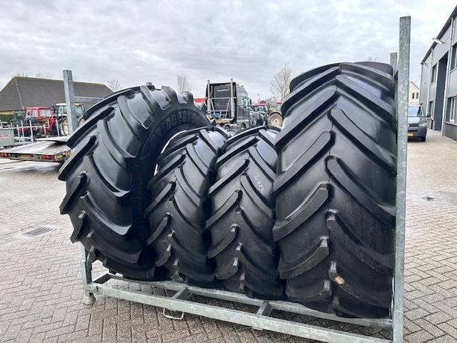 Bridgestone 650/65 R38 + 540/65 R28 VF - Шини і диски в категорії Сільськогосподарська техніка: фото 1 Bridgestone 650/65 R38 + 540/65 R28 VF - Шини і диски в категорії Сільськогосподарська техніка: фото 1