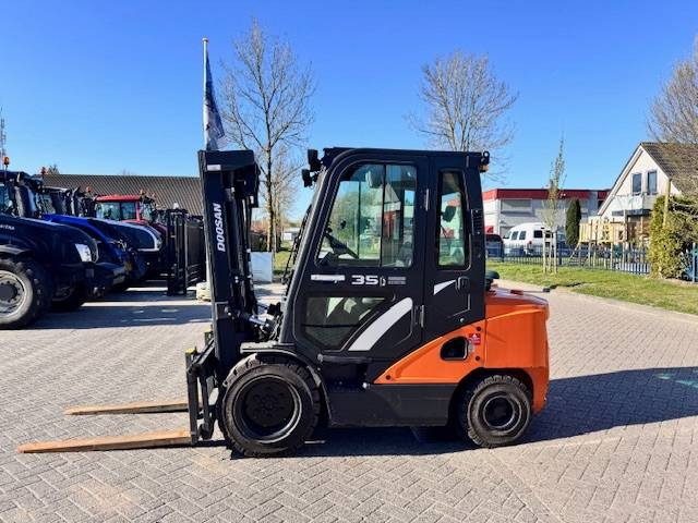 Doosan D35c Pro-7 - Дизельний навантажувач: фото 1 Doosan D35c Pro-7 - Дизельний навантажувач: фото 1