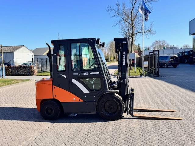 Doosan D35c Pro-7 - Дизельний навантажувач: фото 2 Doosan D35c Pro-7 - Дизельний навантажувач: фото 2