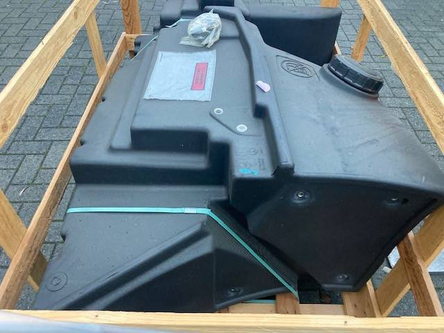 New Holland brandstoftank FR hakselaar Fueltank - Паливний бак в категорії Сільськогосподарська техніка: фото 1 New Holland brandstoftank FR hakselaar Fueltank - Паливний бак в категорії Сільськогосподарська техніка: фото 1