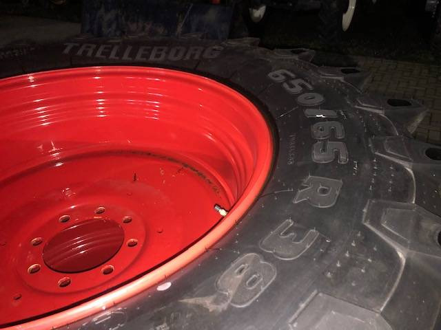 Trelleborg 650/65 R38 + 540/65 R28 TM800 - Шини і диски в категорії Сільськогосподарська техніка: фото 4 Trelleborg 650/65 R38 + 540/65 R28 TM800 - Шини і диски в категорії Сільськогосподарська техніка: фото 4