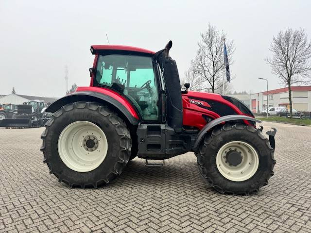 Valtra T144 Hitech - Трактор: фото 4 Valtra T144 Hitech - Трактор: фото 4
