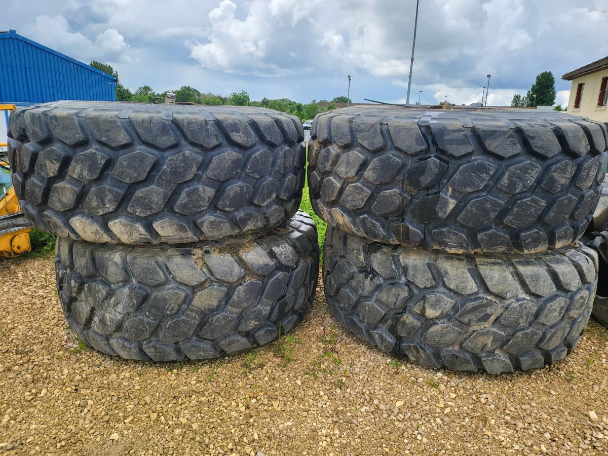 Bridgestone - Шина в категорії Будівельна техніка: фото 2 Bridgestone - Шина в категорії Будівельна техніка: фото 2