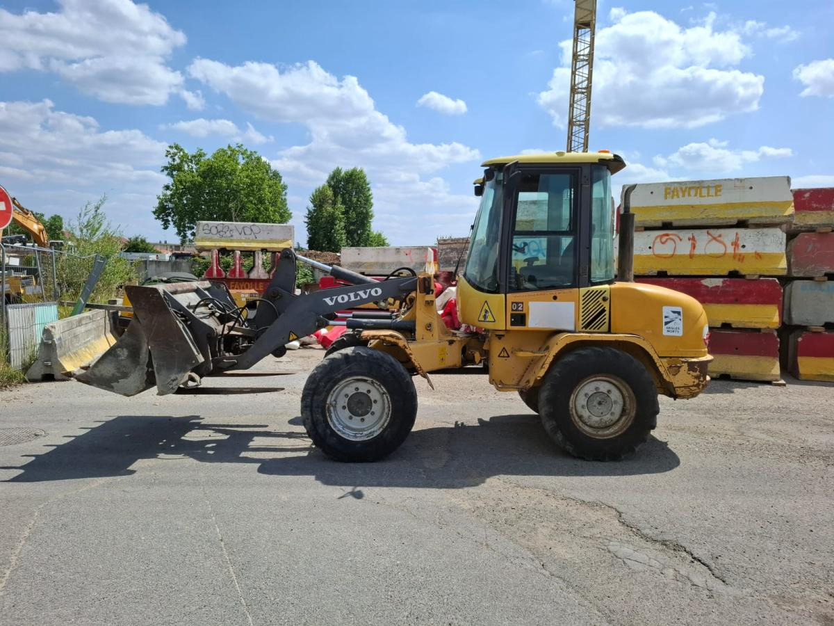 Volvo L 30 - Колісний навантажувач: фото 3 Volvo L 30 - Колісний навантажувач: фото 3