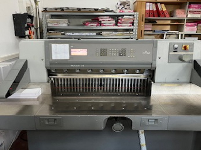 POLAR 78 ES - Паперорізальна машина: фото 1 POLAR 78 ES - Паперорізальна машина: фото 1