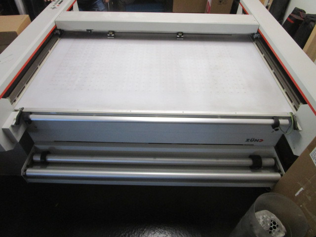 ZÜND SCHNEIDEPLOTTER P-1200 PLUS - Паперорізальна машина: фото 3 ZÜND SCHNEIDEPLOTTER P-1200 PLUS - Паперорізальна машина: фото 3