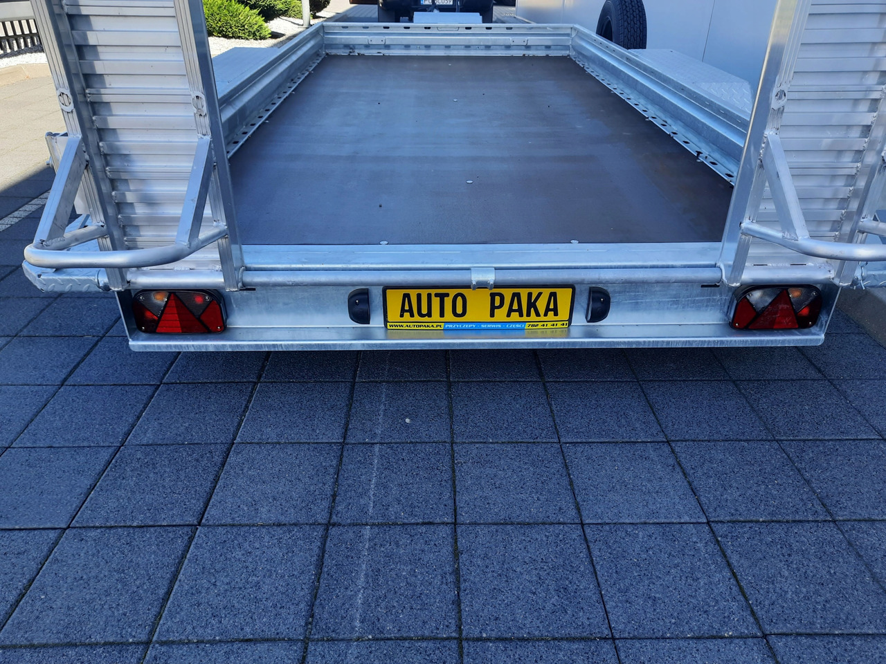 PRZYCZEPA DO KOPARKI MINIKOPARKI ŁADOWARKI Z NAJAZDAMI ALUMINIOWYMI 3500 KG / EXCAVATOR MINI EXCAVATOR LOADER TRAILER WITH ALUMINUM RAMPS 3500 KG - Причіп для перевезення спецтехніки: фото 3 PRZYCZEPA DO KOPARKI MINIKOPARKI ŁADOWARKI Z NAJAZDAMI ALUMINIOWYMI 3500 KG / EXCAVATOR MINI EXCAVATOR LOADER TRAILER WITH ALUMINUM RAMPS 3500 KG - Причіп для перевезення спецтехніки: фото 3