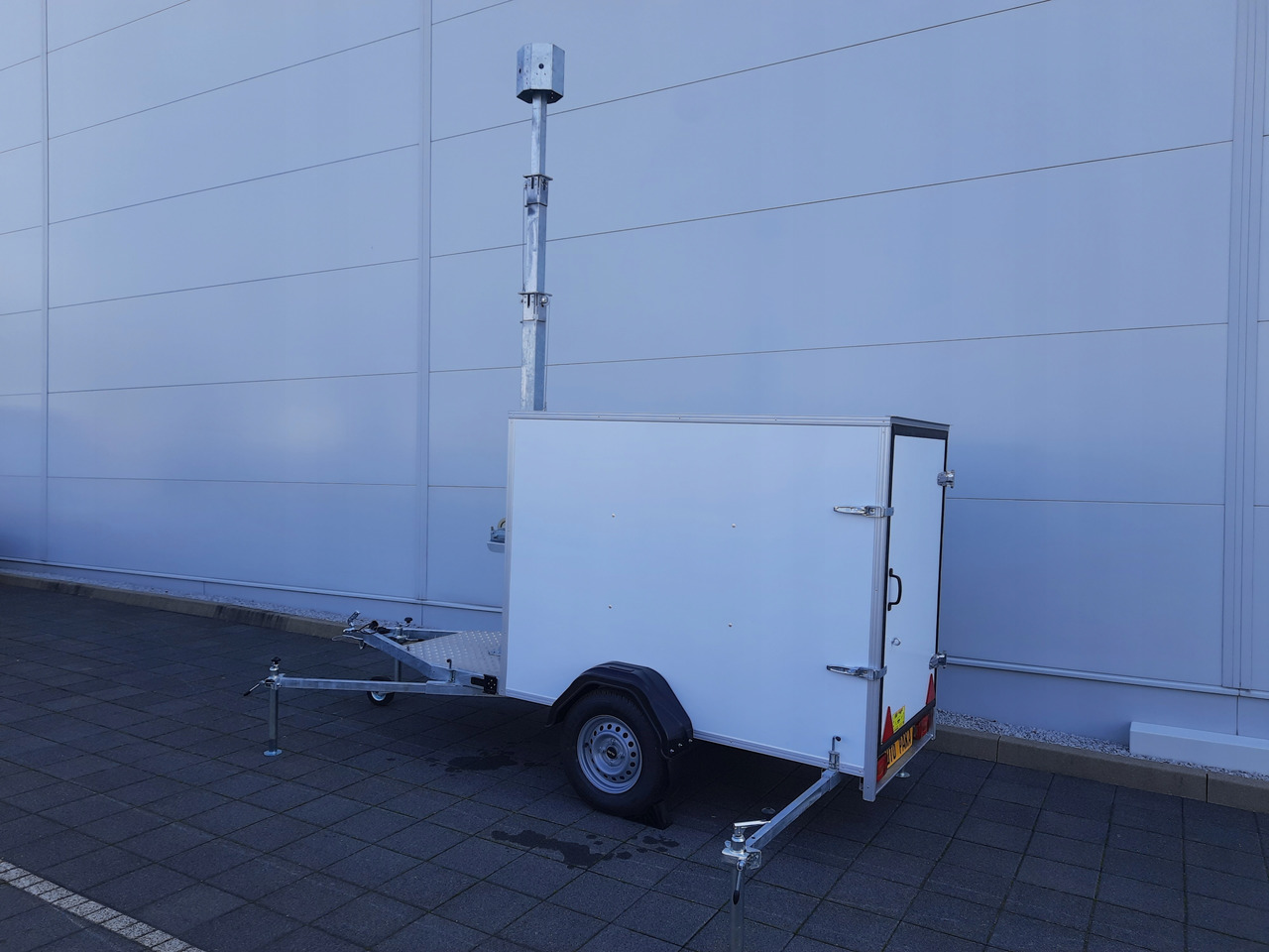 PRZYCZEPA Z MASZTEM TELESKOPOWYM DO MONITORINGU / TRAILER WITH TELESCOPIC MAST FOR MONITORING - Закритий кузов причіп: фото 3 PRZYCZEPA Z MASZTEM TELESKOPOWYM DO MONITORINGU / TRAILER WITH TELESCOPIC MAST FOR MONITORING - Закритий кузов причіп: фото 3