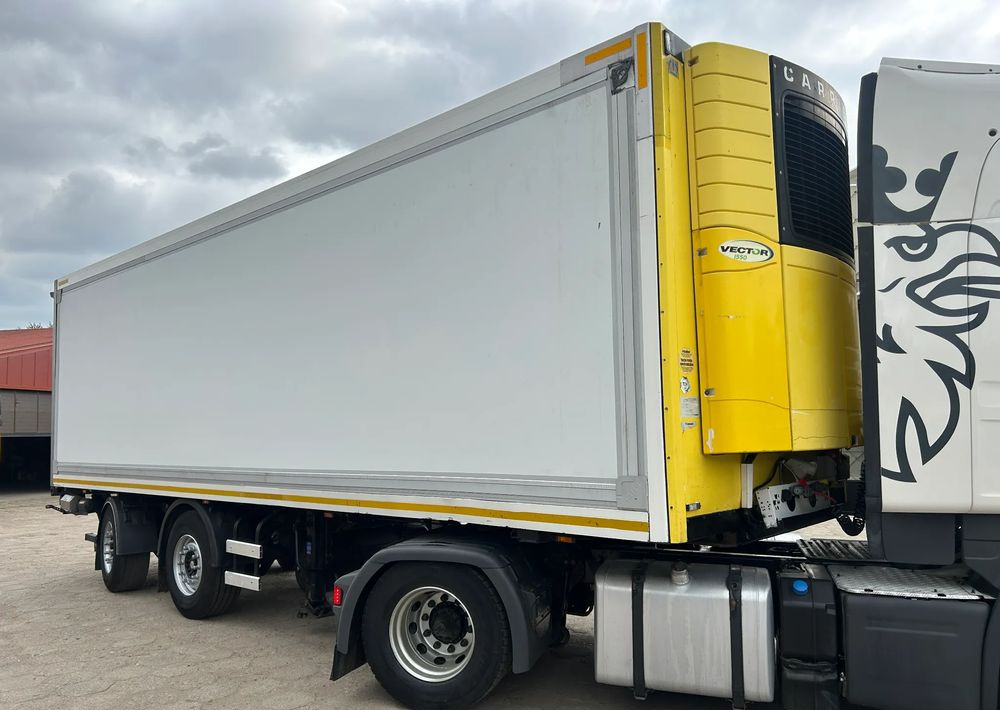 Krone CARRIER VECTOR 1550 / 2 OSIE / 22 PALETY / OŚ SKRĘTNA / WINDA + ROLETA !! - Рефрижератор напівпричіп: фото 2 Krone CARRIER VECTOR 1550 / 2 OSIE / 22 PALETY / OŚ SKRĘTNA / WINDA + ROLETA !! - Рефрижератор напівпричіп: фото 2