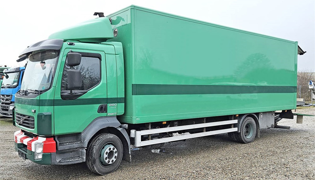 Volvo Industrial pressure washer - Комунальна/ Спеціальна техніка, Вантажівка: фото 1 Volvo Industrial pressure washer - Комунальна/ Спеціальна техніка, Вантажівка: фото 1