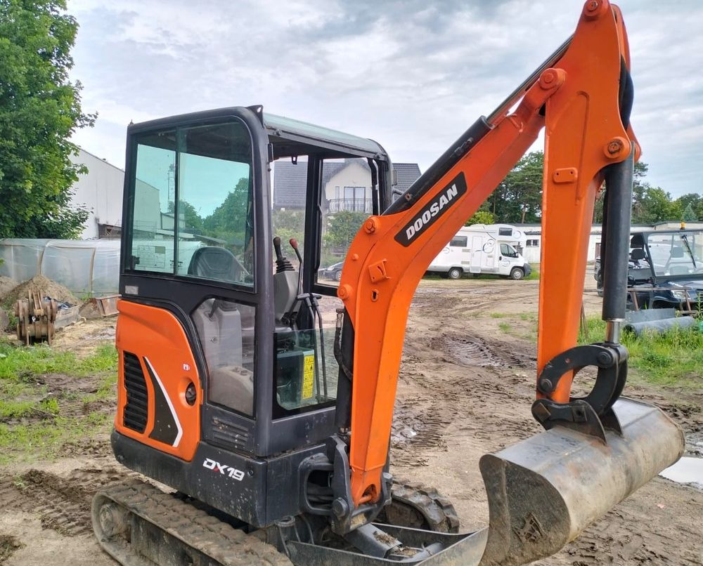 Гусеничний екскаватор Doosan DX19: фото 1