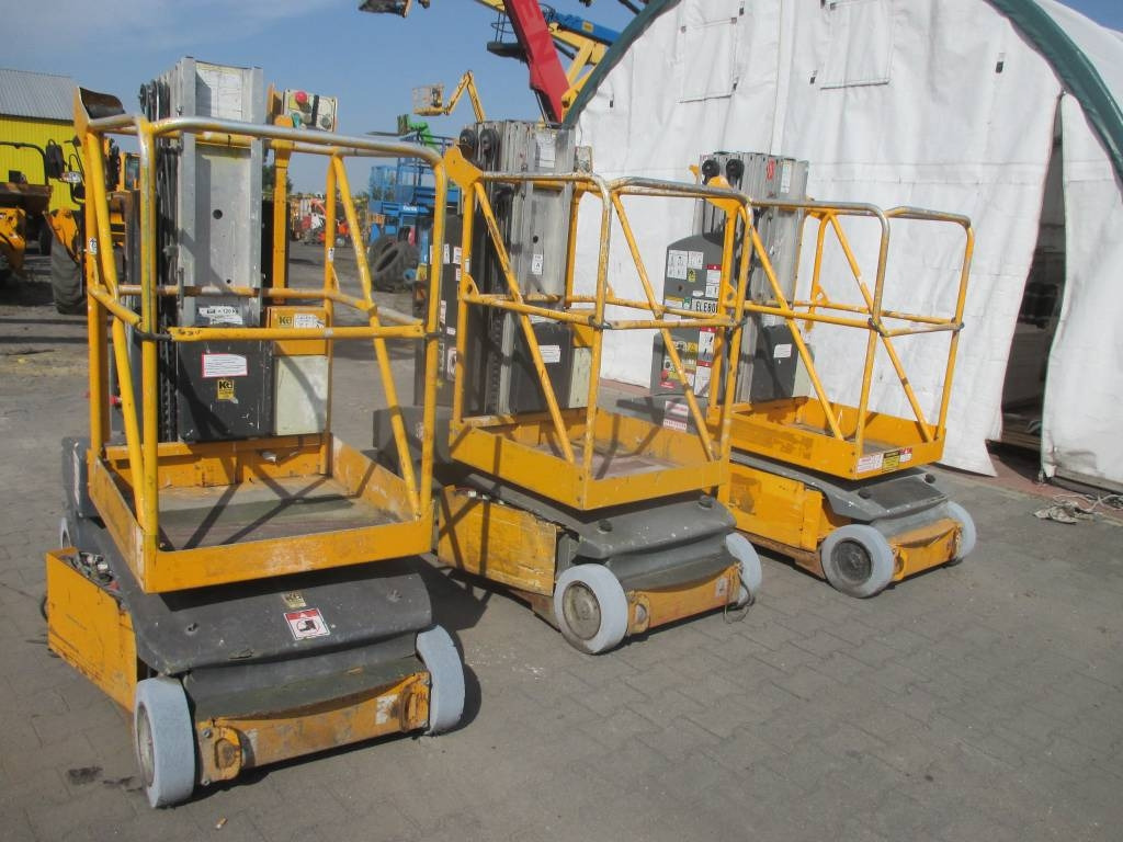 JLG Toucan Junior 8 - Вертикальний щогловий підйомник: фото 1 JLG Toucan Junior 8 - Вертикальний щогловий підйомник: фото 1