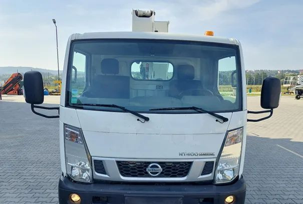 Nissan NT 400 CABSTAR podnośnik koszowy ISOLI PNT 210 JD4 - Автовишка: фото 4 Nissan NT 400 CABSTAR podnośnik koszowy ISOLI PNT 210 JD4 - Автовишка: фото 4