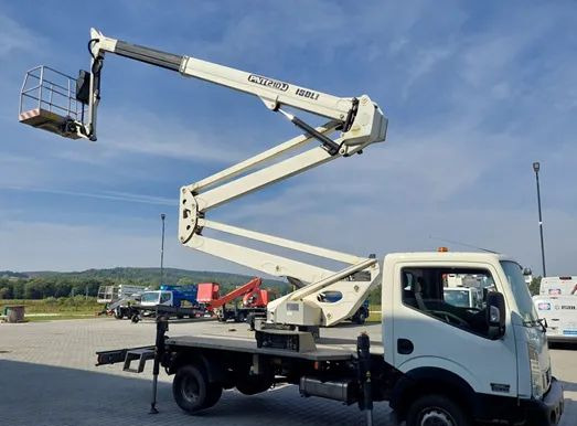 Nissan NT 400 CABSTAR podnośnik koszowy ISOLI PNT 210 JD4 - Автовишка: фото 2 Nissan NT 400 CABSTAR podnośnik koszowy ISOLI PNT 210 JD4 - Автовишка: фото 2