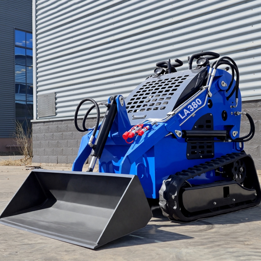 LEZUM Free Shipping LA380 Mini Skid Steer Loader Compact Track Diesel Cheap Mini Skid Steer Loader For Sale With Mini Skid Steer Attachments 4 In 1 Bucket - Міні-навантажувач: фото 4 LEZUM Free Shipping LA380 Mini Skid Steer Loader Compact Track Diesel Cheap Mini Skid Steer Loader For Sale With Mini Skid Steer Attachments 4 In 1 Bucket - Міні-навантажувач: фото 4