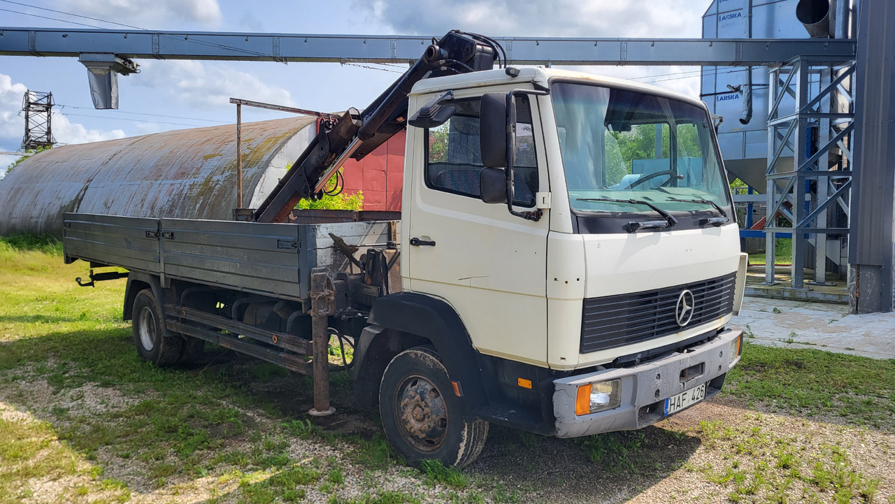 MERCEDES-BENZ 814 HIAB 071 - Вантажівка з маніпулятором: фото 2 MERCEDES-BENZ 814 HIAB 071 - Вантажівка з маніпулятором: фото 2