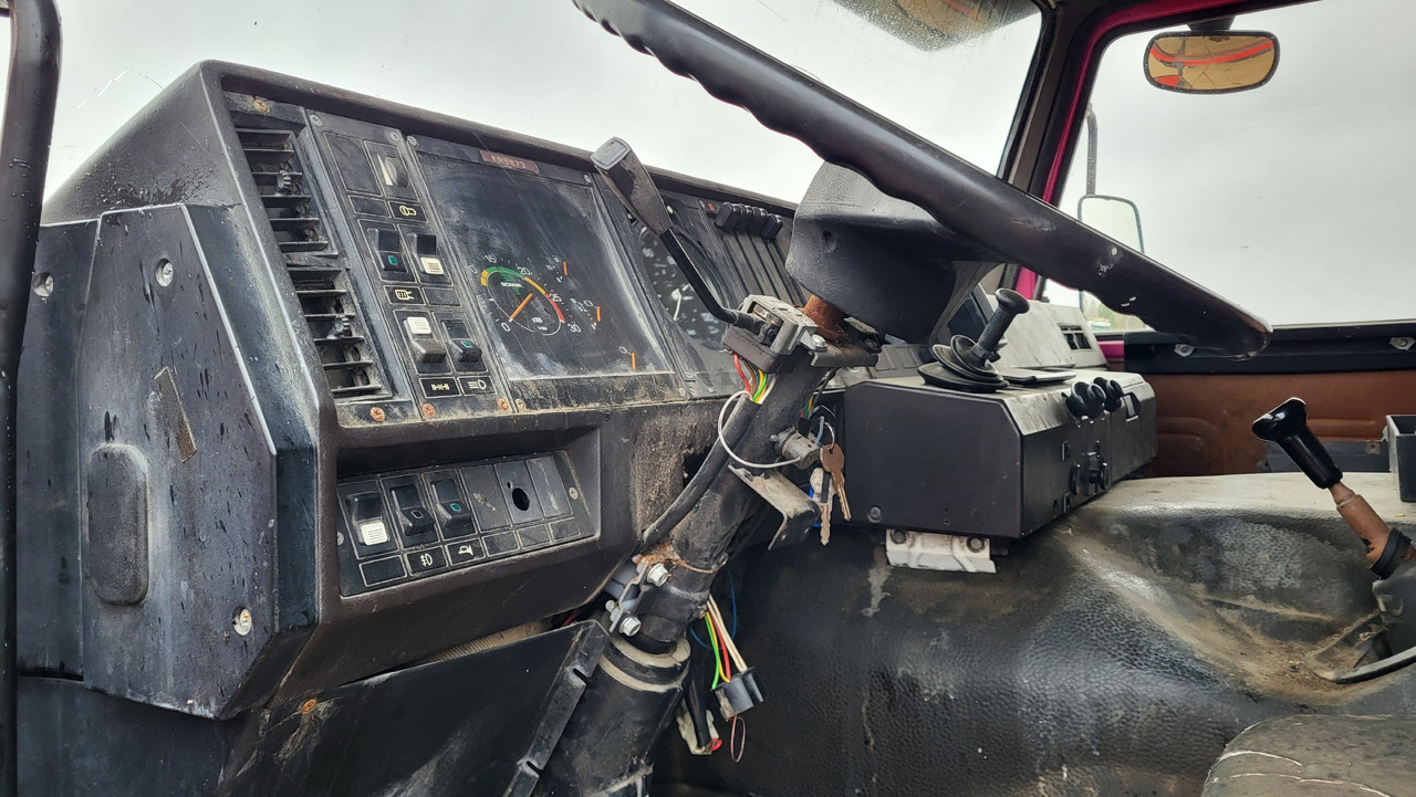 Тягач SCANIA R 142 H 6X2 SU KRANU: фото 24 Тягач SCANIA R 142 H 6X2 SU KRANU: фото 24