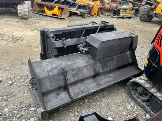 Broyeur forestier MBI pour chargeur - 3900€ NET - Лісовий мульчер: фото 4 Broyeur forestier MBI pour chargeur - 3900€ NET - Лісовий мульчер: фото 4