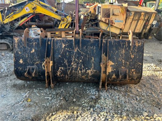 Godet chargeur pour Tracto - Ківш: фото 4 Godet chargeur pour Tracto - Ківш: фото 4