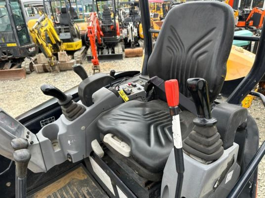 Міні-екскаватор Kubota U27-4 à 20500 € HT: фото 9