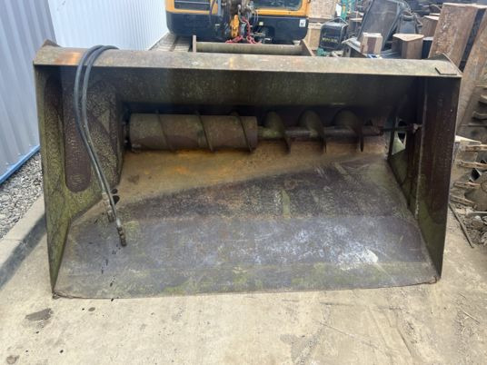 Manitou Godet distributeur - Ківш в категорії Вантажно-розвантажувальна техніка: фото 1 Manitou Godet distributeur - Ківш в категорії Вантажно-розвантажувальна техніка: фото 1