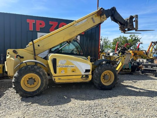 New Holland LM1745 - 17M - 4T5 à 29900 € HT - Навантажувач телескопічний: фото 3 New Holland LM1745 - 17M - 4T5 à 29900 € HT - Навантажувач телескопічний: фото 3