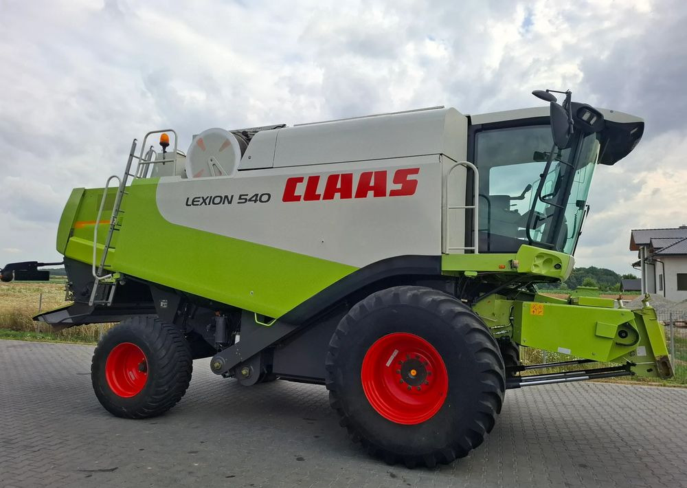 Claas Lexion 540 heder 6.6 m, Nie Malowany, Stan Bardzo Dobry - Зернозбиральний комбайн: фото 1 Claas Lexion 540 heder 6.6 m, Nie Malowany, Stan Bardzo Dobry - Зернозбиральний комбайн: фото 1