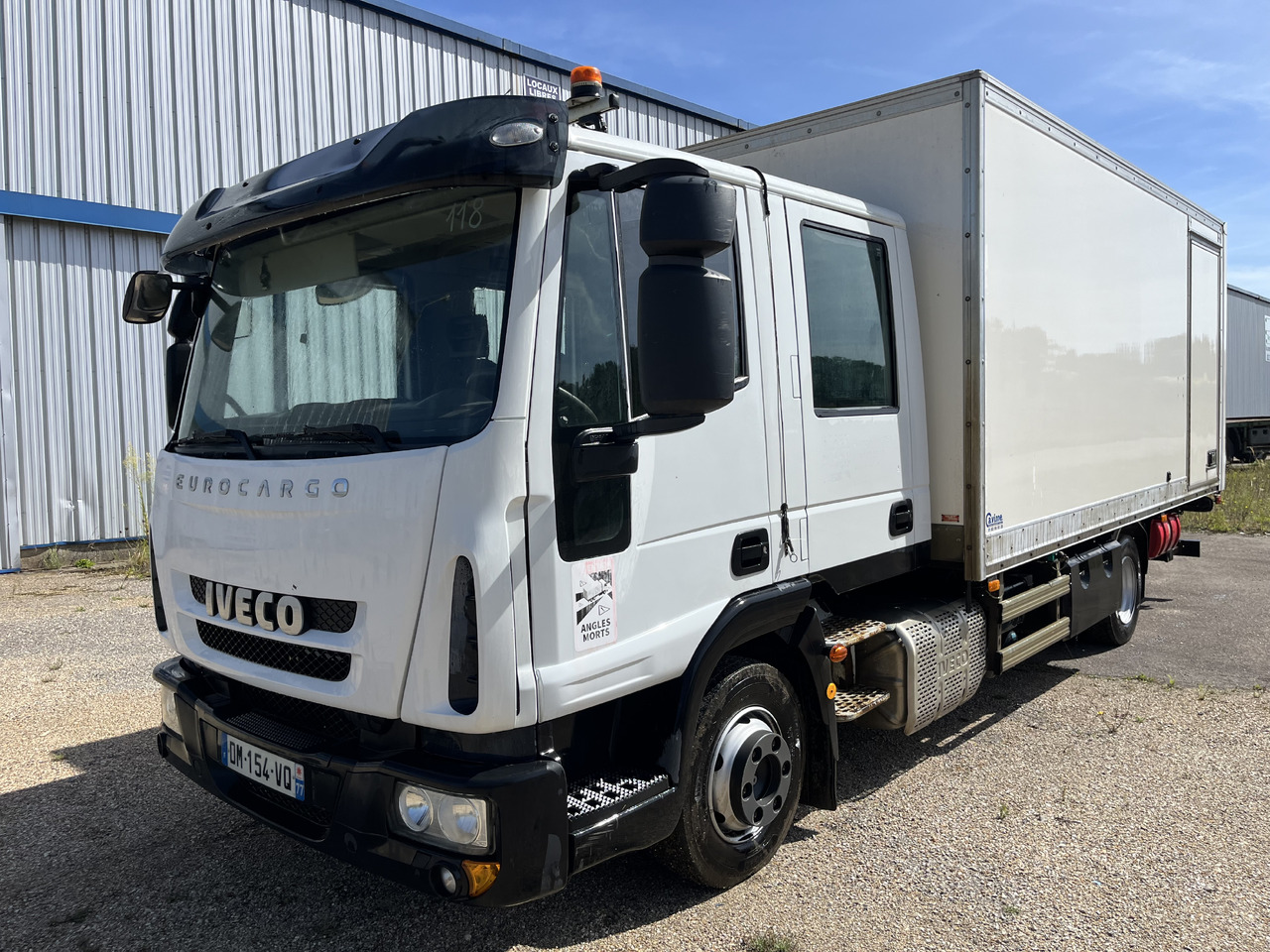 Iveco Eurocargo 100E22 caisse double cabine 7 places - Вантажівка з закритим кузовом: фото 1 Iveco Eurocargo 100E22 caisse double cabine 7 places - Вантажівка з закритим кузовом: фото 1