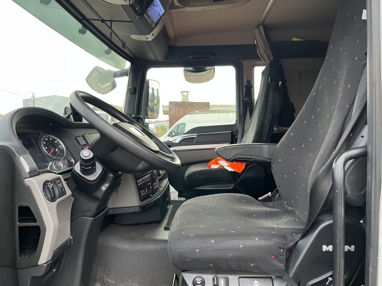 Автовоз вантажівка Man Tgl 12.250 plateau dépannage dépanneuse Jige 6 places: фото 19 Автовоз вантажівка Man Tgl 12.250 plateau dépannage dépanneuse Jige 6 places: фото 19