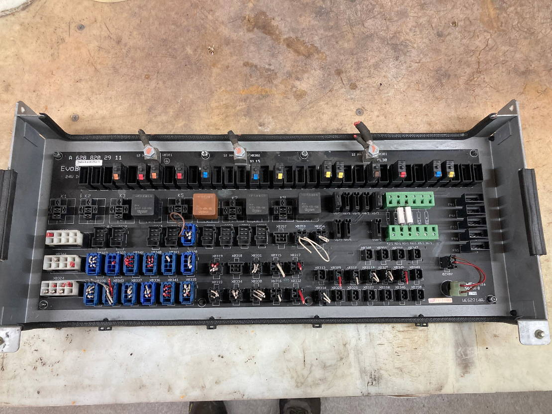 Mercedes-Benz Platine Mercedes Citaro Sicherung A6288203111 A6288202911 - Електрична система в категорії Автобуси: фото 1 Mercedes-Benz Platine Mercedes Citaro Sicherung A6288203111 A6288202911 - Електрична система в категорії Автобуси: фото 1