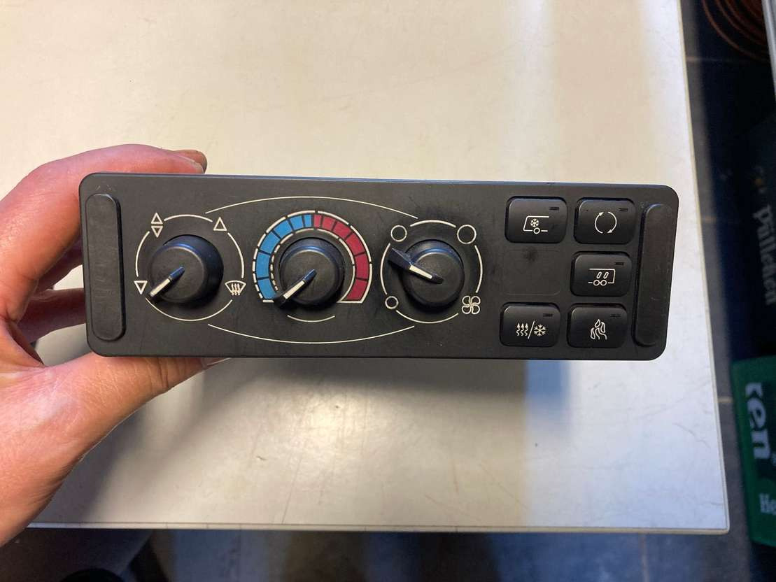 Wabco Wabco Klimabedienteil 4461950040 MAN Lions City 446 195 004 0 - Кабіна й інтер'єр в категорії Автобуси: фото 1 Wabco Wabco Klimabedienteil 4461950040 MAN Lions City 446 195 004 0 - Кабіна й інтер'єр в категорії Автобуси: фото 1