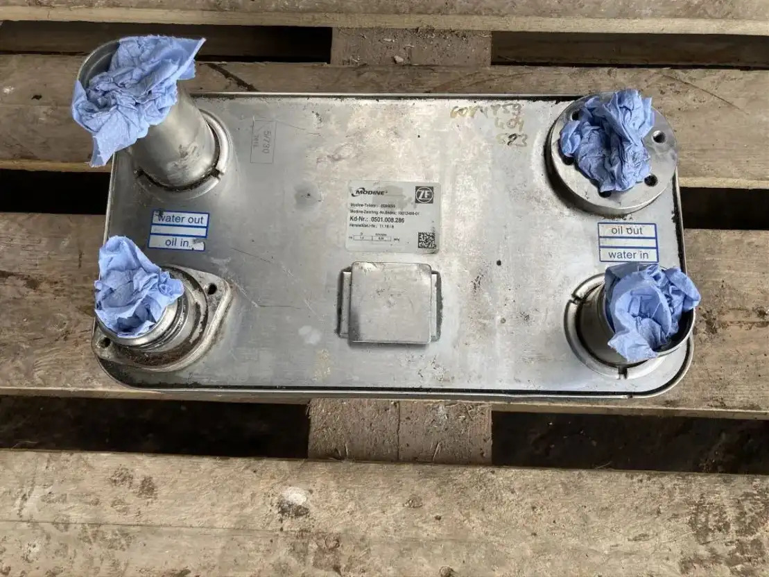 ZF ZF Ölkühler Wärmetauscher Getriebeölkühler Modine 0501.008.286 6084859 - Коробка передач та запчастини в категорії Автобуси: фото 1 ZF ZF Ölkühler Wärmetauscher Getriebeölkühler Modine 0501.008.286 6084859 - Коробка передач та запчастини в категорії Автобуси: фото 1